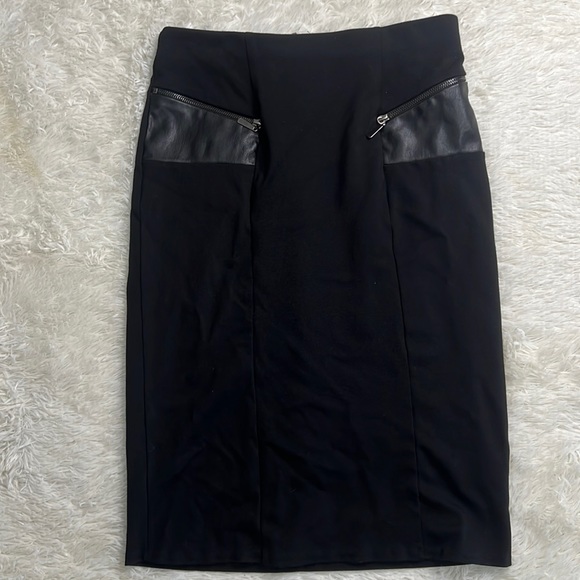 Carmen Marc Valvo Black Pencil Skirt Pleather Pockets | B13 - Picture 2 of 7